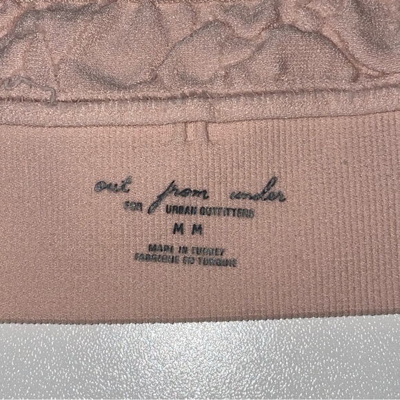 🔥 3 for $15 🔥
Urban Outfitters Out From Under Halter bralette size medium - Picture 8 of 9
